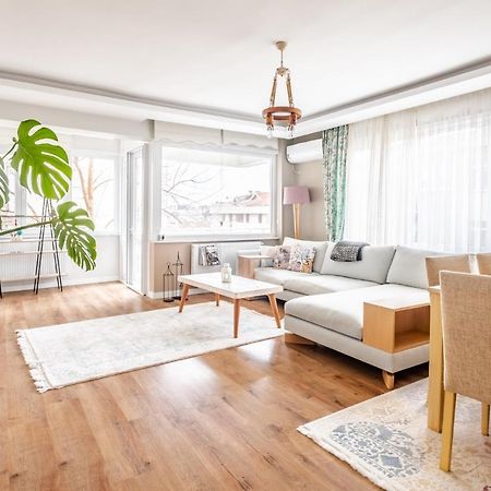 イスタンブールVibrant Flat With Balcony In Maltepeアパートメント エクステリア 写真