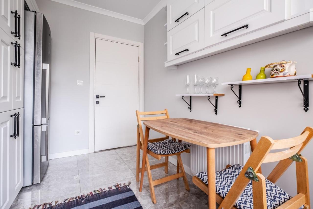 イスタンブールVibrant Flat With Balcony In Maltepeアパートメント エクステリア 写真